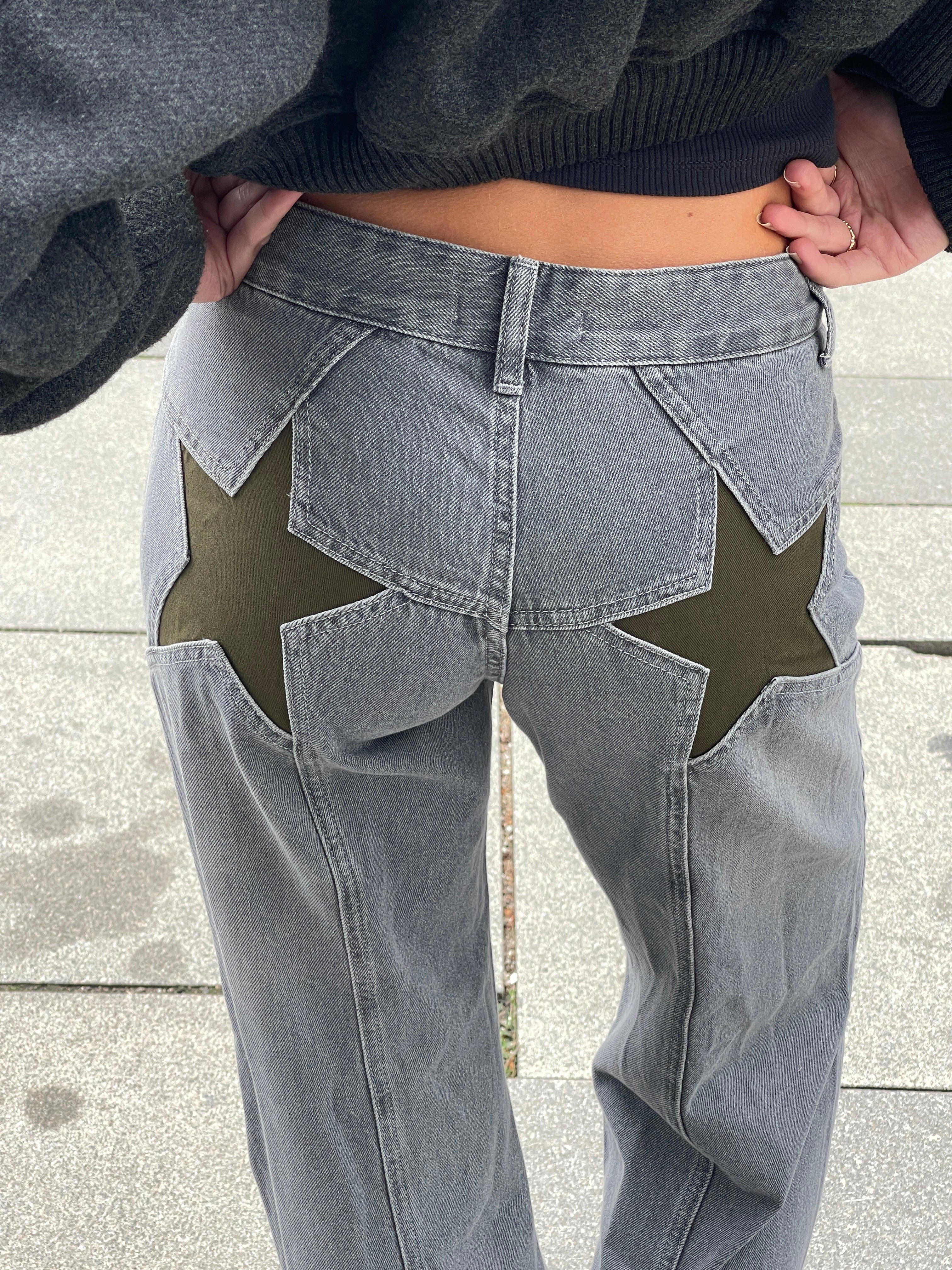 Lola Star Jeans β Oversized Jeans with Star Detail