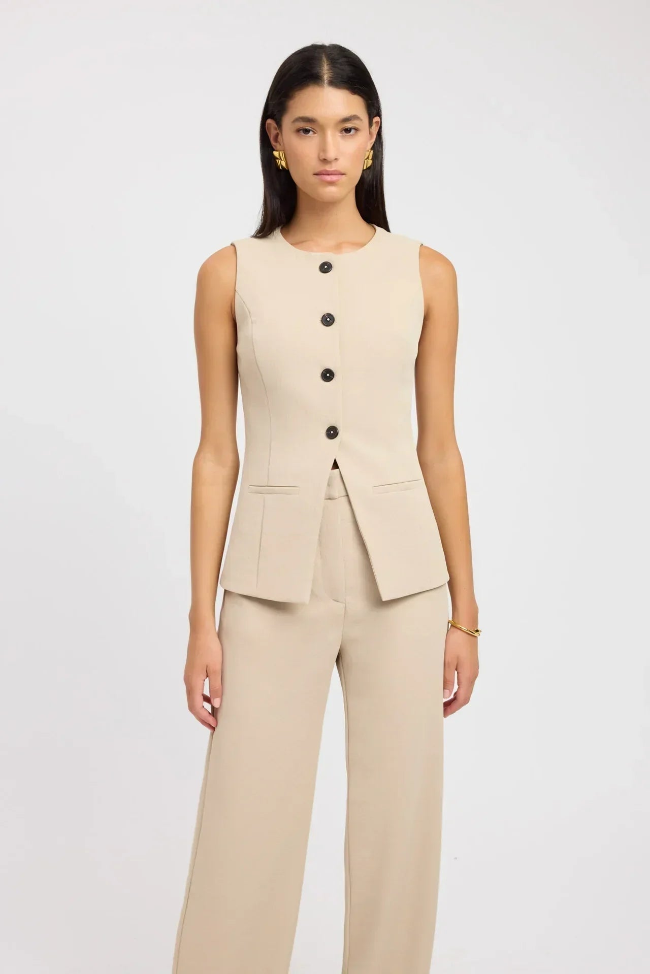 Liv – Classy Sleeveless Top